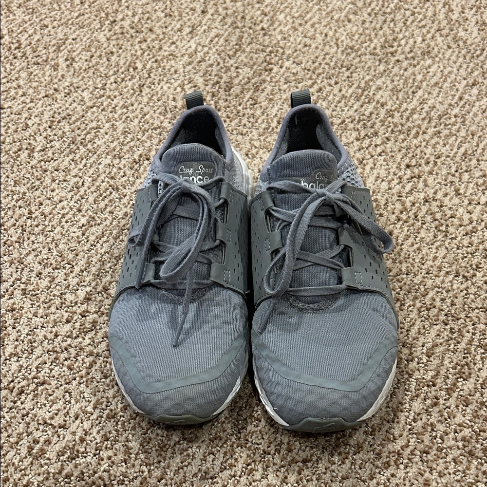 New Balance Grey Athletic Shoes Girls shoe size 5